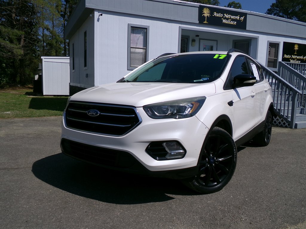 2017 Ford Escape Titanium 4WD's photo