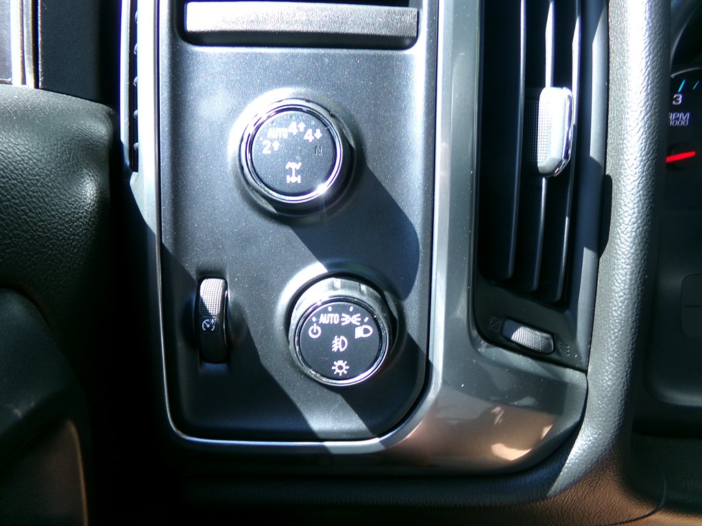 2018 Chevrolet Silverado 1500 LT - Photo 27