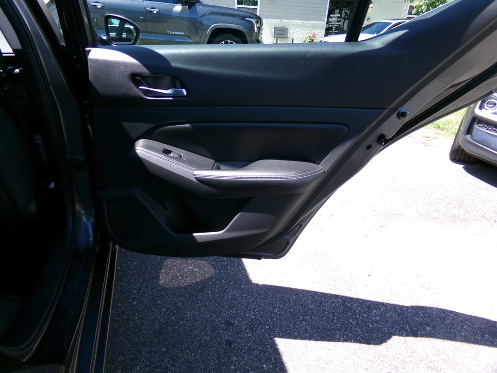 2022 Nissan Altima SV - Photo 17