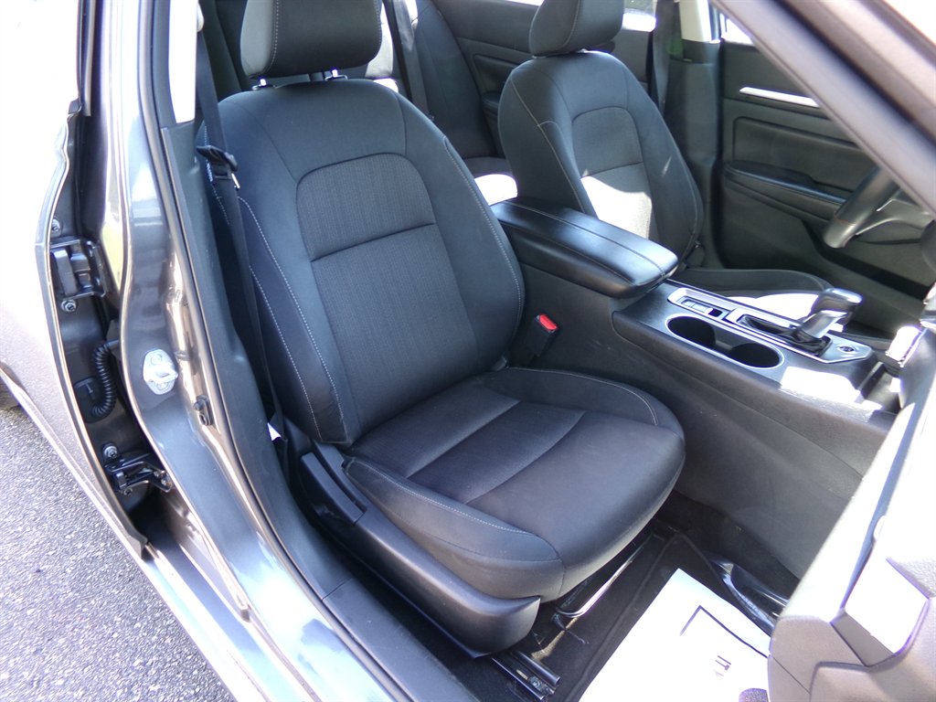 2022 Nissan Altima SV - Photo 20