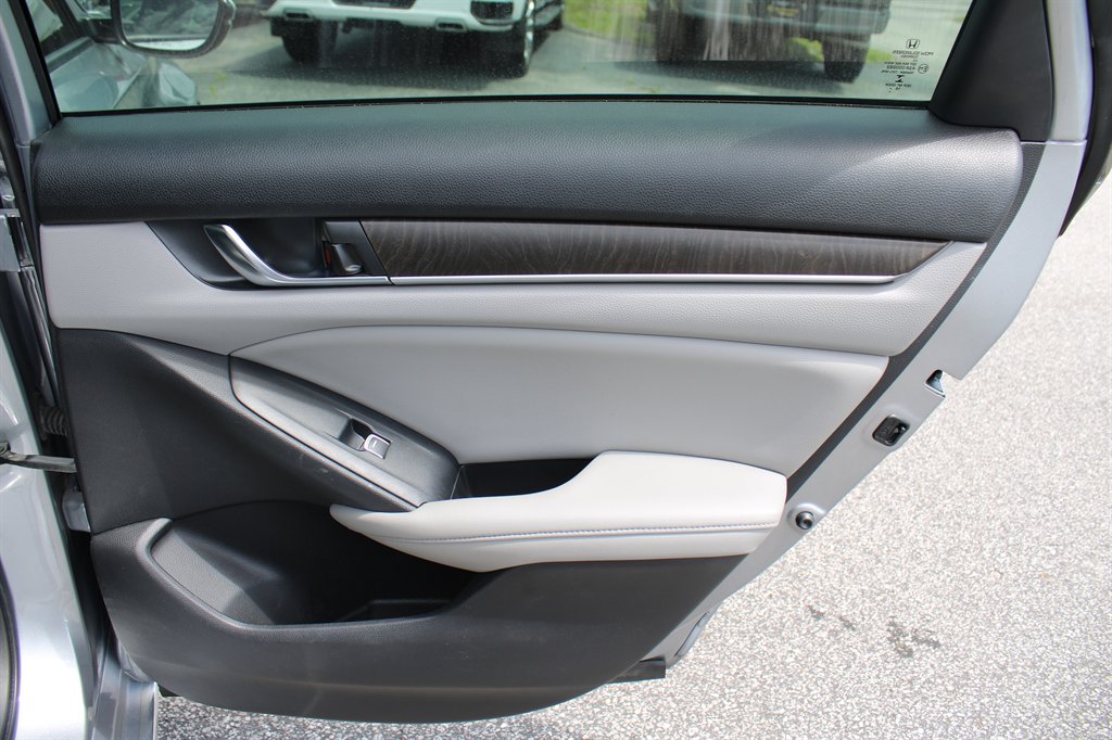 2019 Honda Accord EX-L - Photo 12