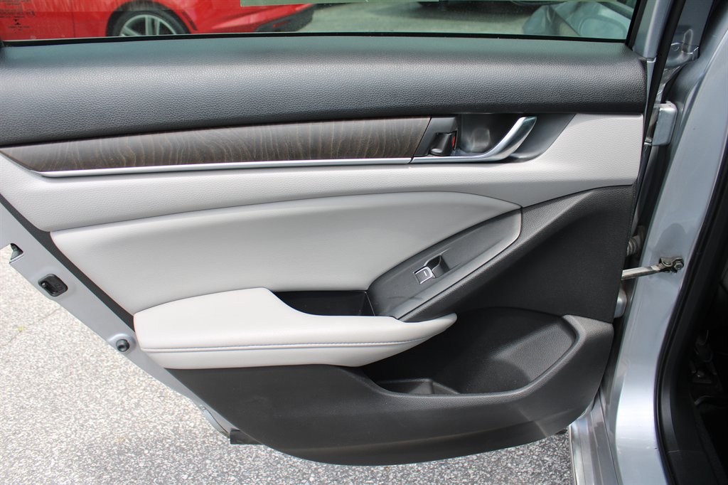 2019 Honda Accord EX-L - Photo 9